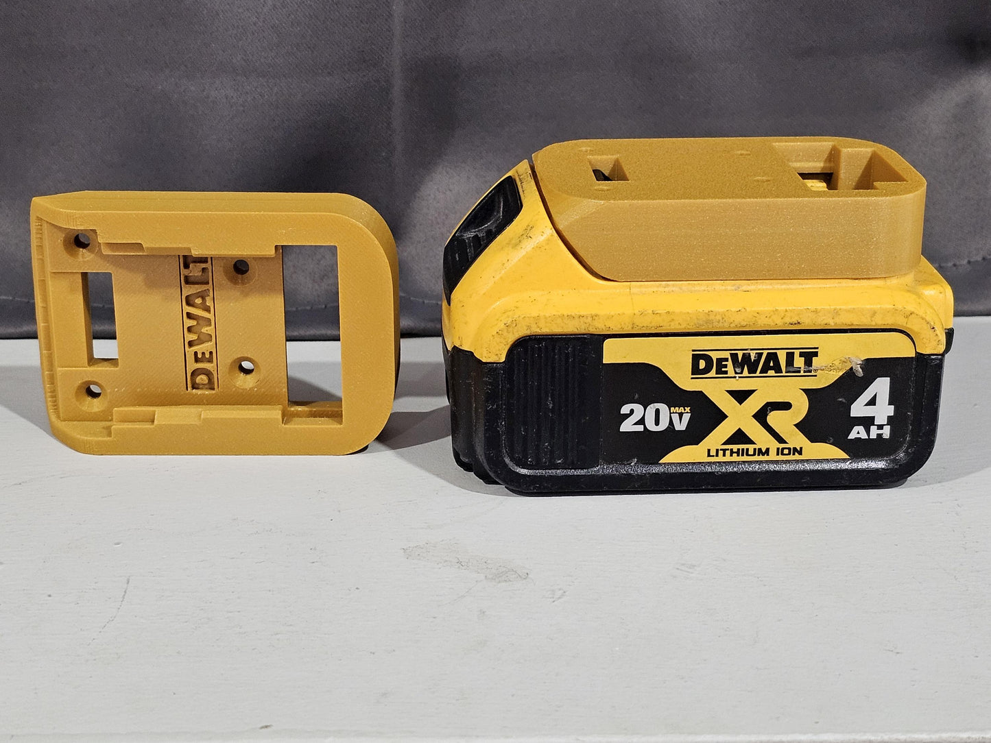 DeWalt Battery Wall Mount – 3D Printed Bracket Holder for 20V Batteries – Tool Organizer